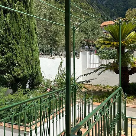 Ritrovata Apartment *